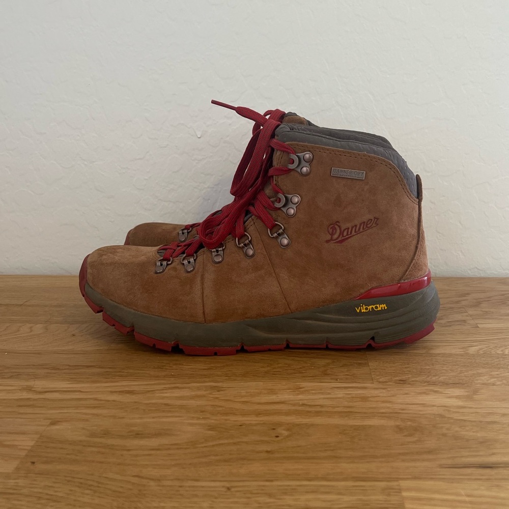 Danner Mountain 600 Hiking Boots Sz 10